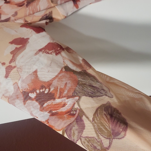 Dress - Picture 3 of 8